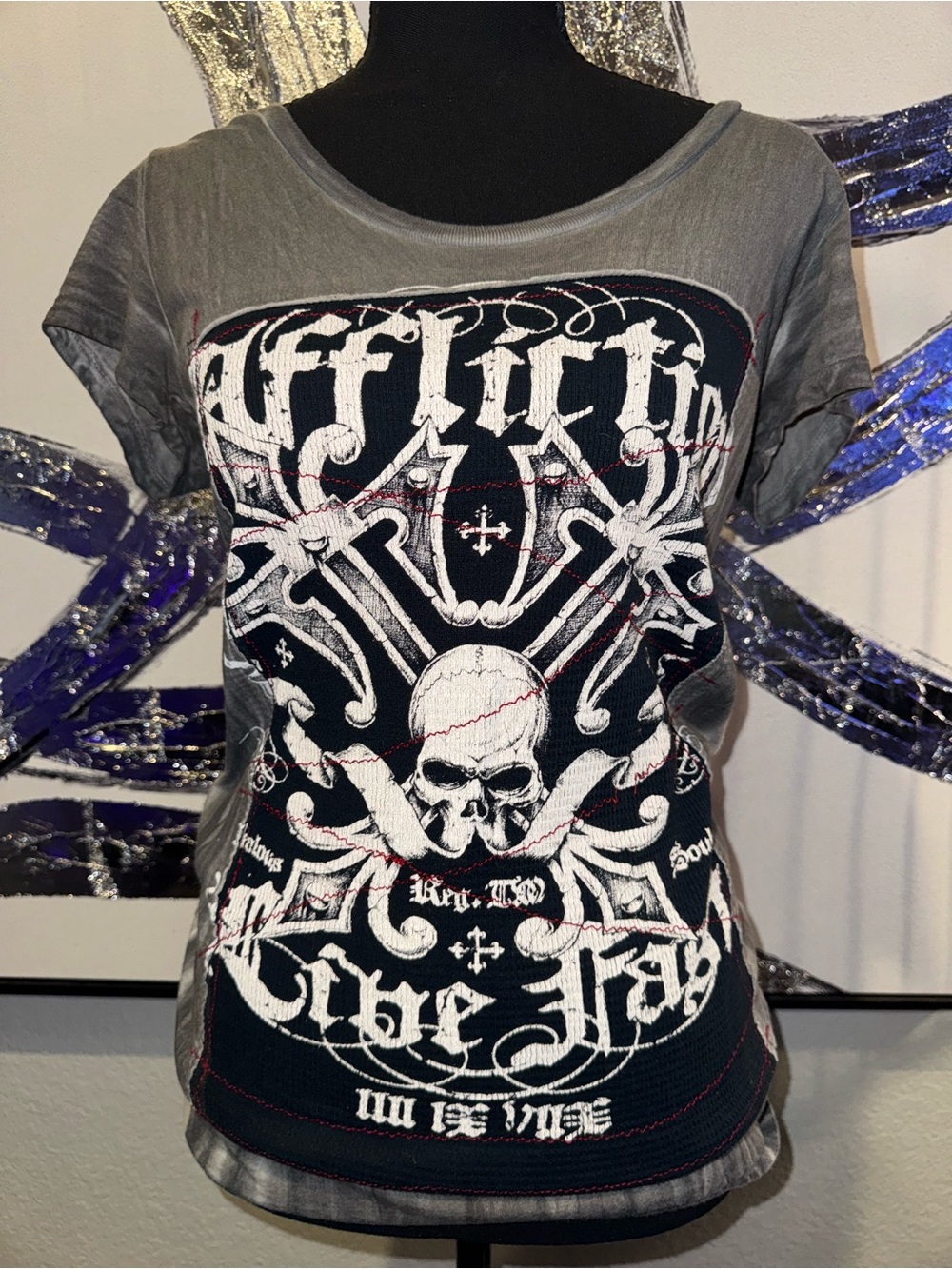 💀 Affliction Women’s Gray Graphic Skull Tee